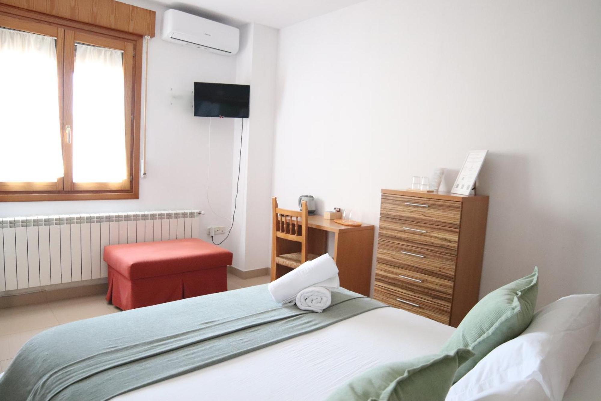 Hostal-Casa Rural Rosa-Nonna ซีเกว็นซา ภายนอก รูปภาพ