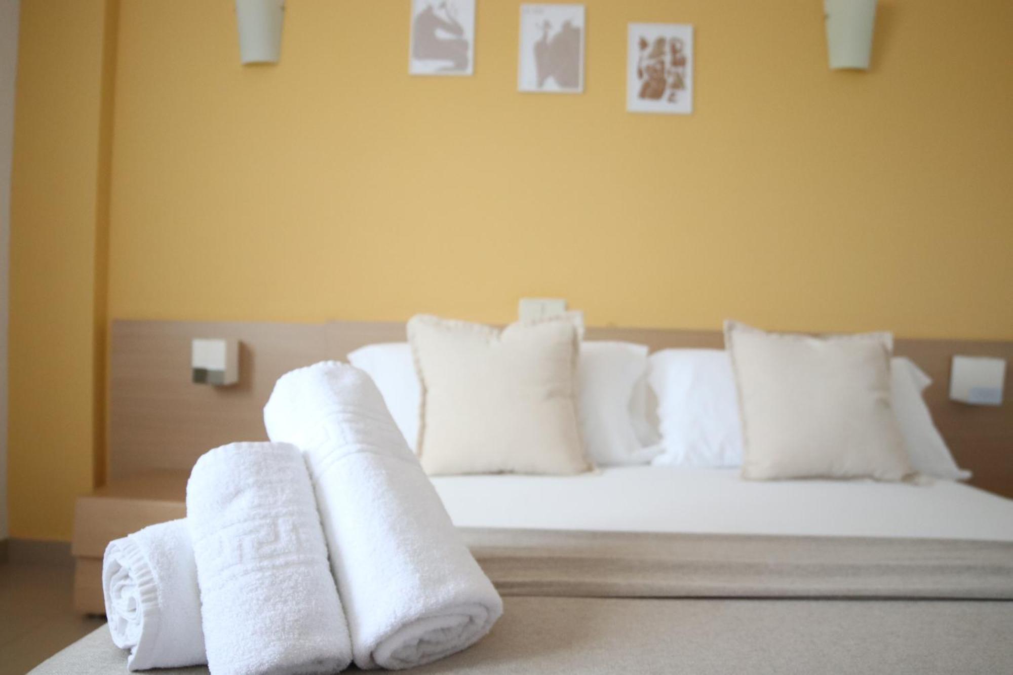 Hostal-Casa Rural Rosa-Nonna ซีเกว็นซา ภายนอก รูปภาพ